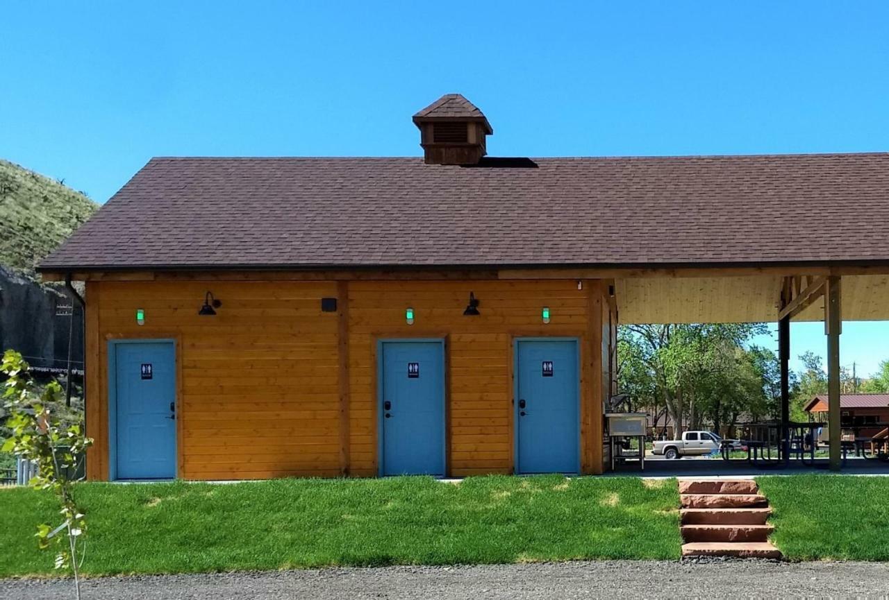 Castle Gate Rv Park Hotel Helper Exterior photo